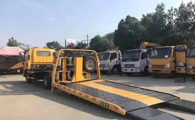 乌兰汽车中途维修案例